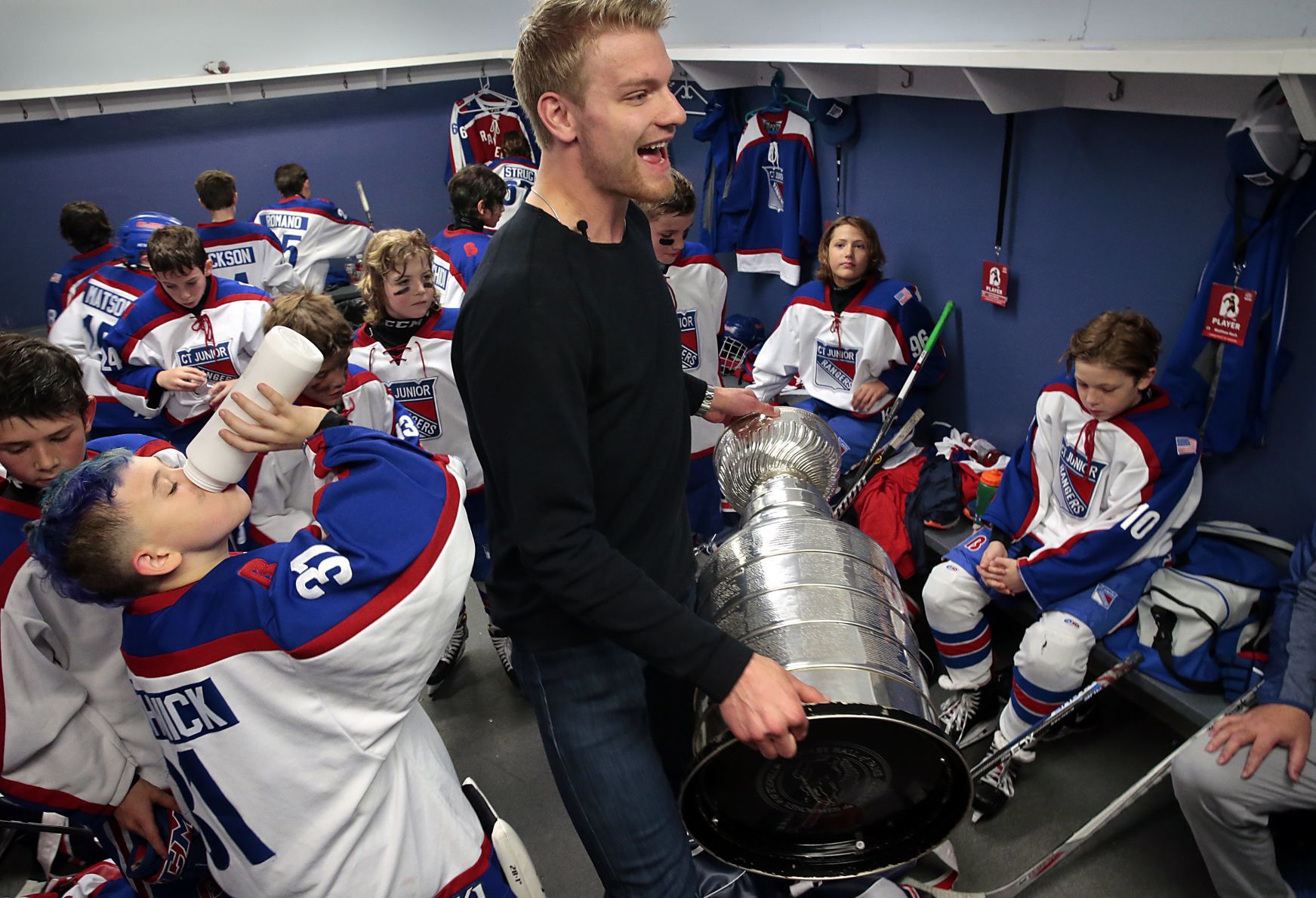 Parayko takes Stanley Cup home to Edmonton